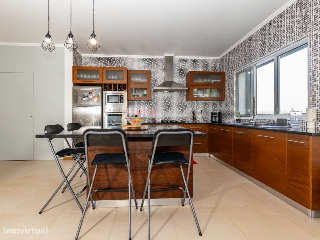 Moradia V4 Isolada com 3 Suites - São Vicente Ferreira, Ponta Delga...-26