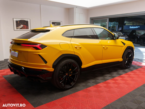 Lamborghini URUS - 8