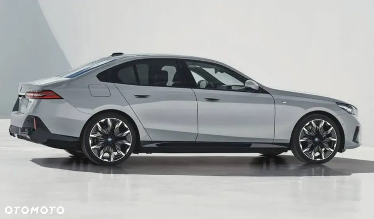 BMW Seria 5 520i mHEV - 2