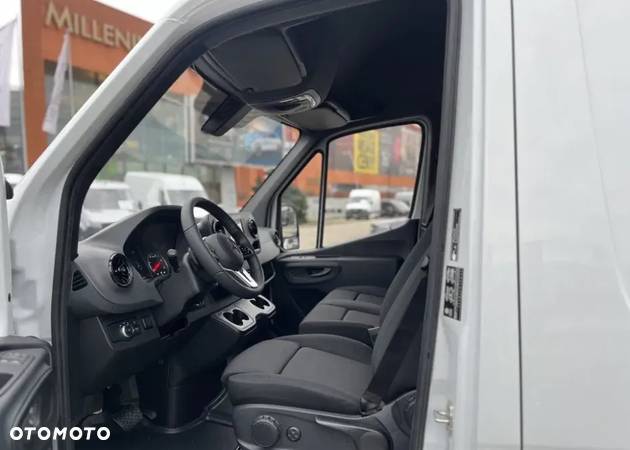 Mercedes-Benz Sprinter - 6