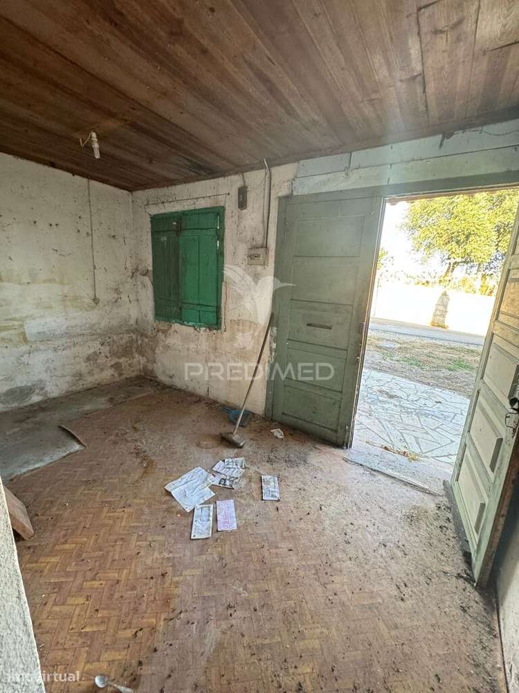 Comprar Casa com projeto aprovado para recuperar em Caranguejeira - Grande imagem: 4/12