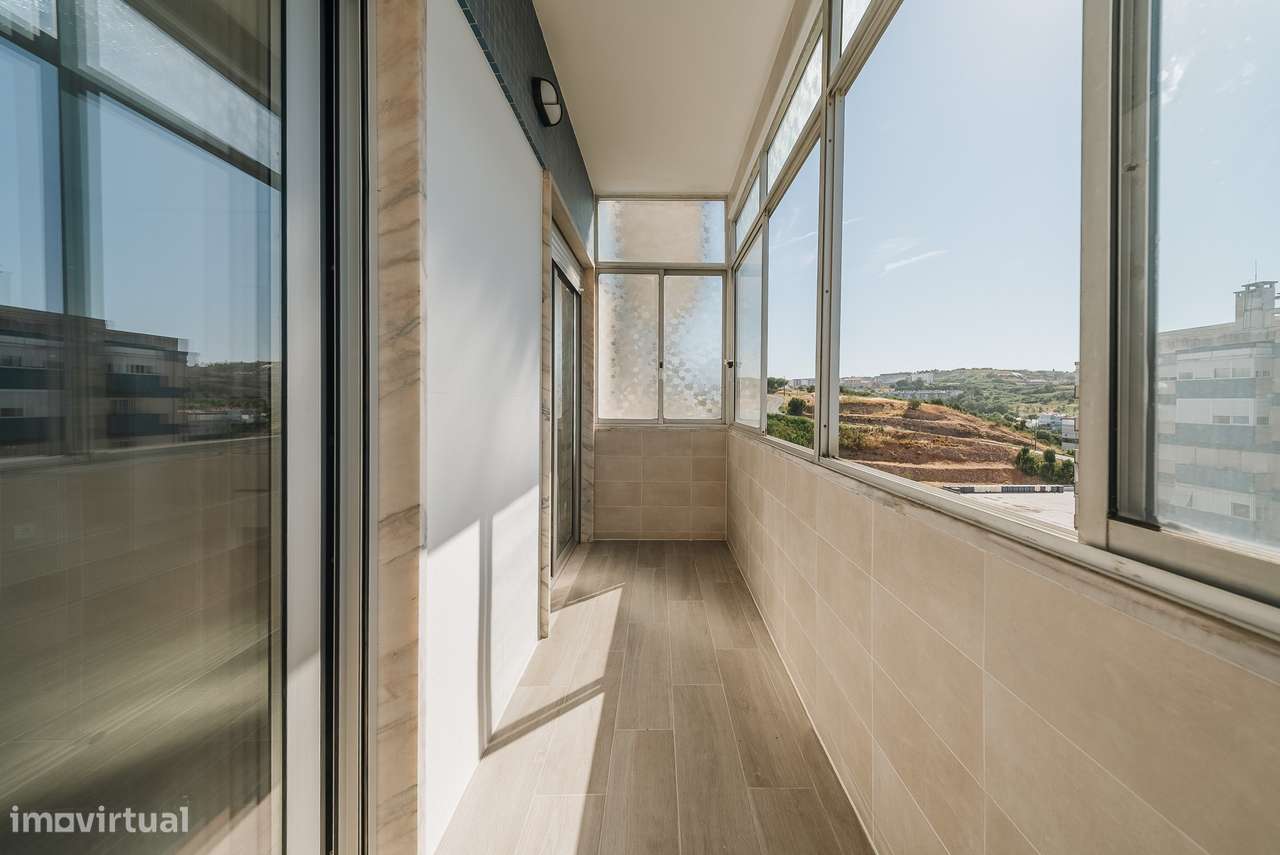 Apartamento T3 Totalmente Remodelado em Santa Clara | Varanda-18