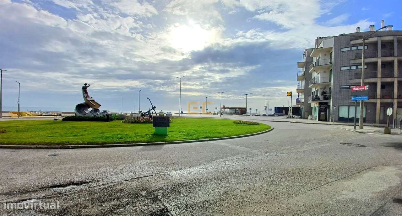 Apartamento T3 novo, com garagem, para venda na Figueira da Foz- Buarc-42