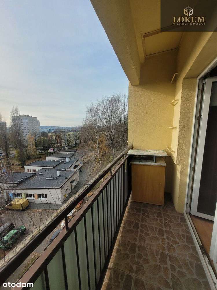 Mieszkanie Na Sprzedaż Cz-Wa Tysiąclecie !!!-5