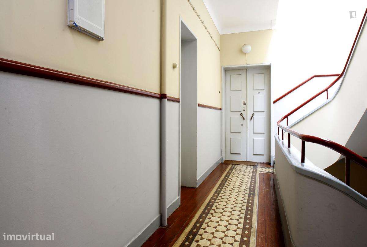 Quarto - localizado em Alameda Lisbon - Grande imagem: 2/9