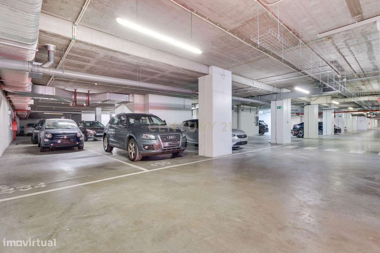 T4+1 na 1ª linha Condomínio fechado Parque das Conchas-59