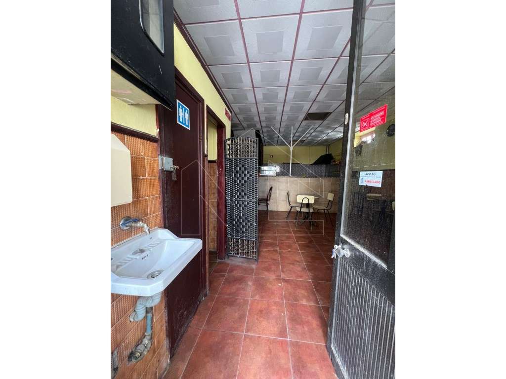 Moradia com Espaço Comercial - Centro de Águeda - Grande imagem: 5/18