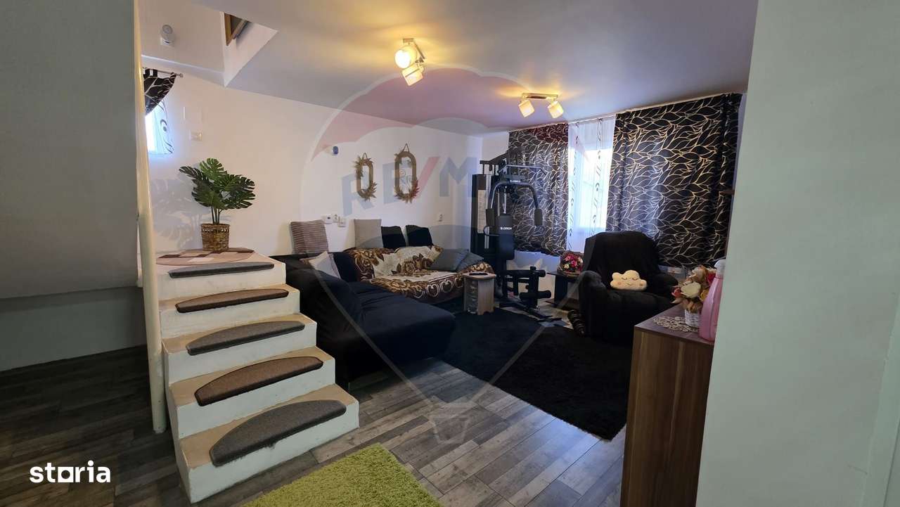 Casă / Vilă cu 4 camere de vânzare - Imagine principală: 4/20