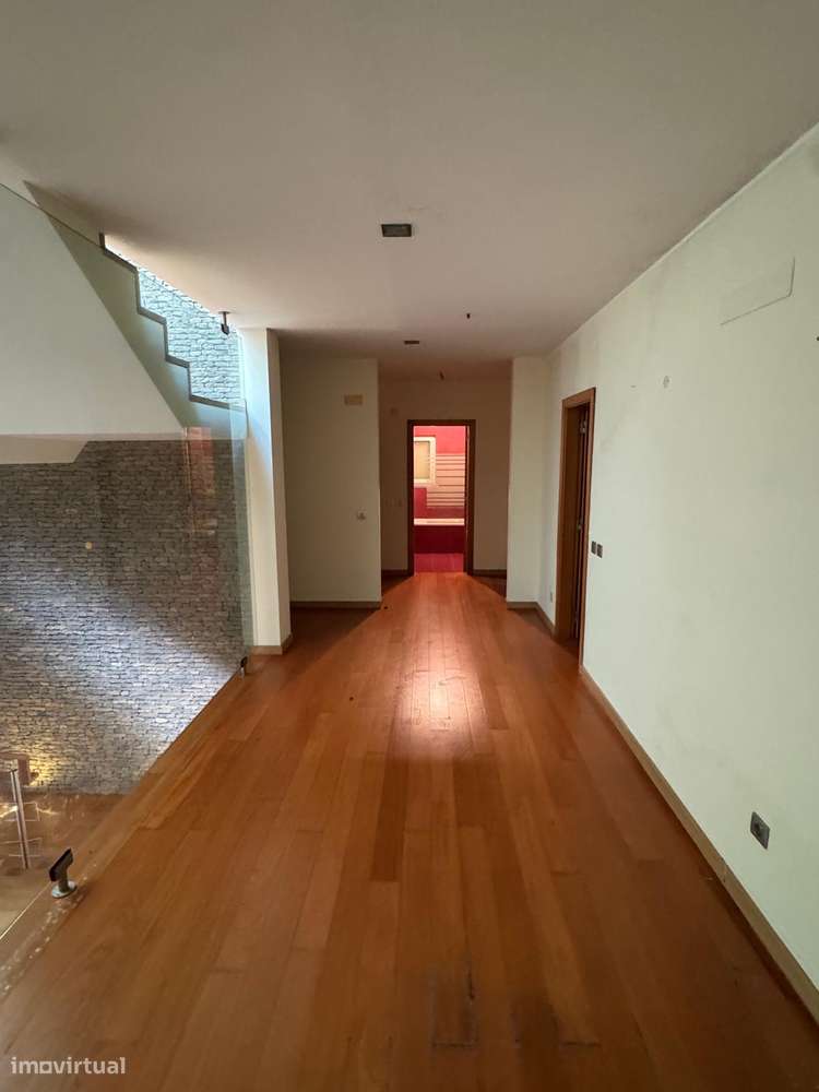 Moradia T5 com piscina, garagem e vista mar em Ericeira-6