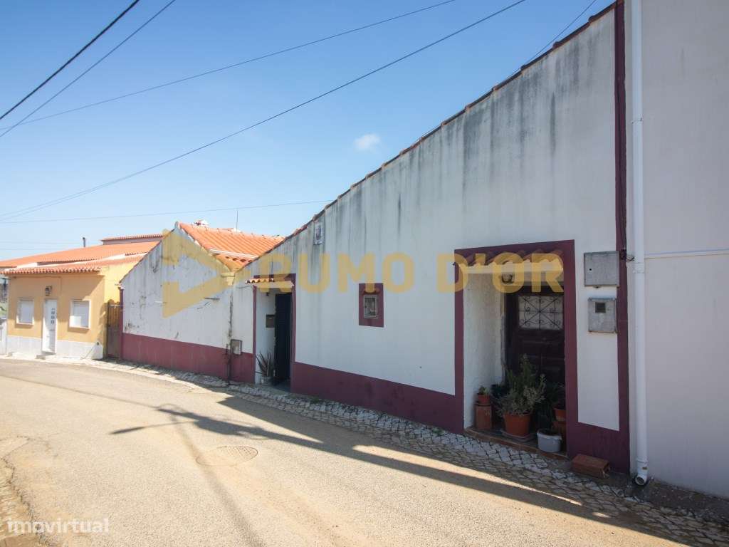 Moradia T3 +1 com Excelente Espaço e Tradição no Tojal - Alenquer-26