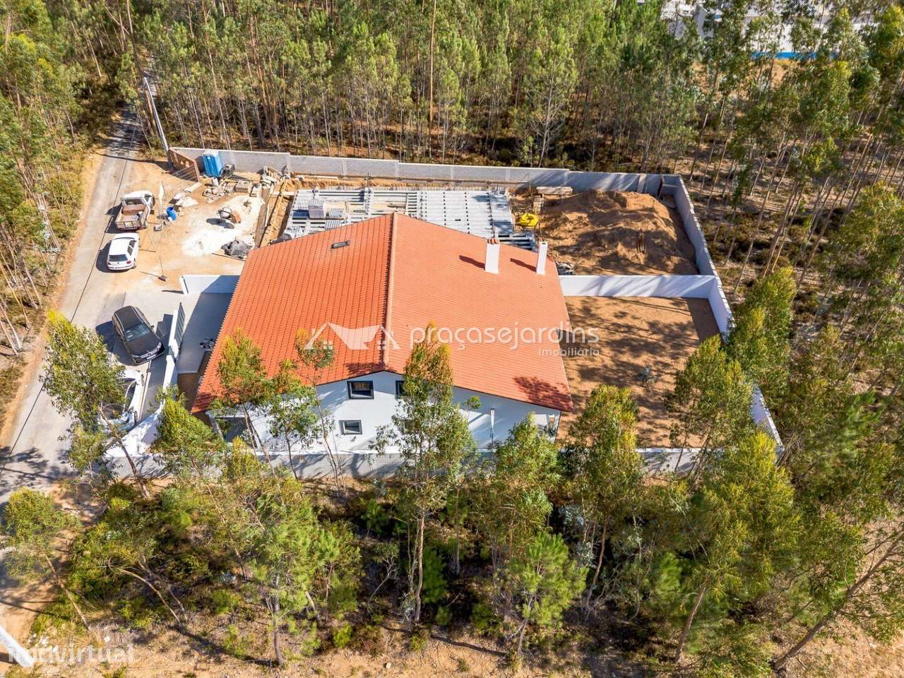 Moradia T3 com jardim, varanda e garagem-35