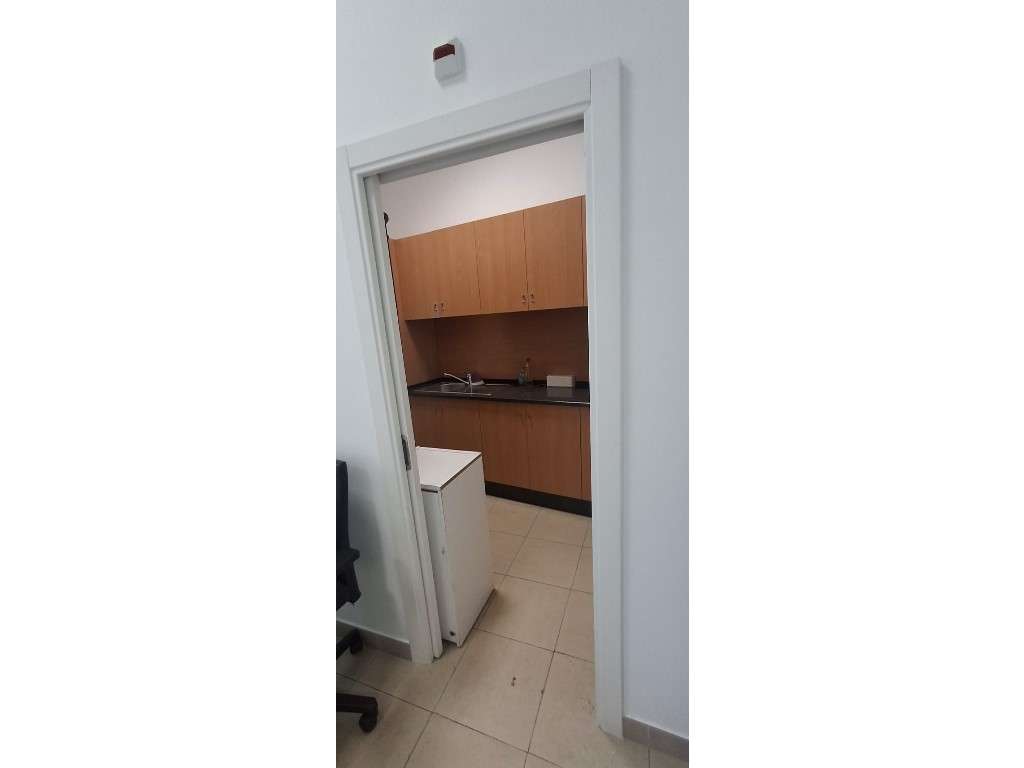 Armazém para Venda e/ou Arrendamento | Zona Industrial de Vialonga ...-15