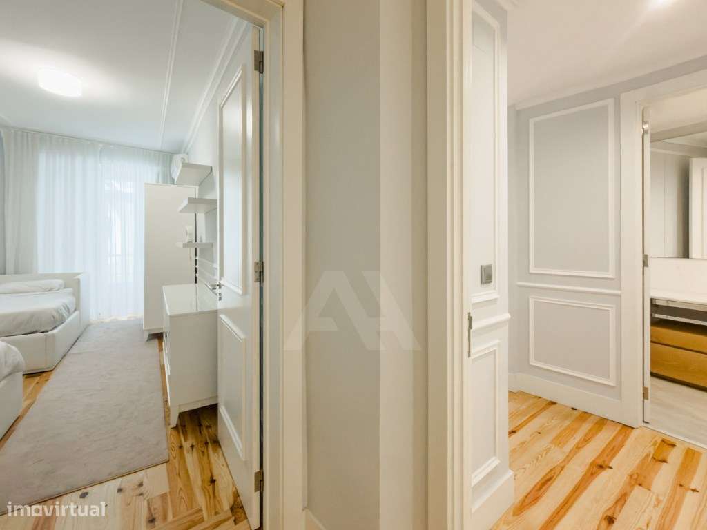 Apartamento T2 Totalmente Renovado e Mobilado em Lisboa-16