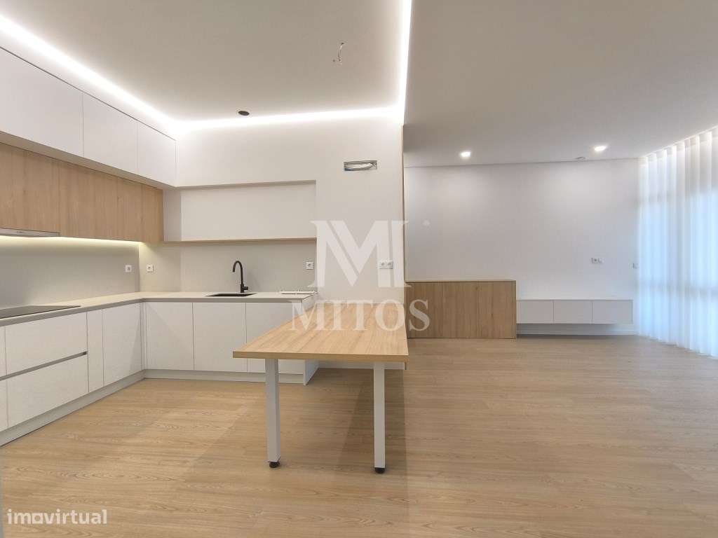 Apartamento T0+2 renovado para venda em Santa Maria Maior - Viana d... - Grande imagem: 3/14