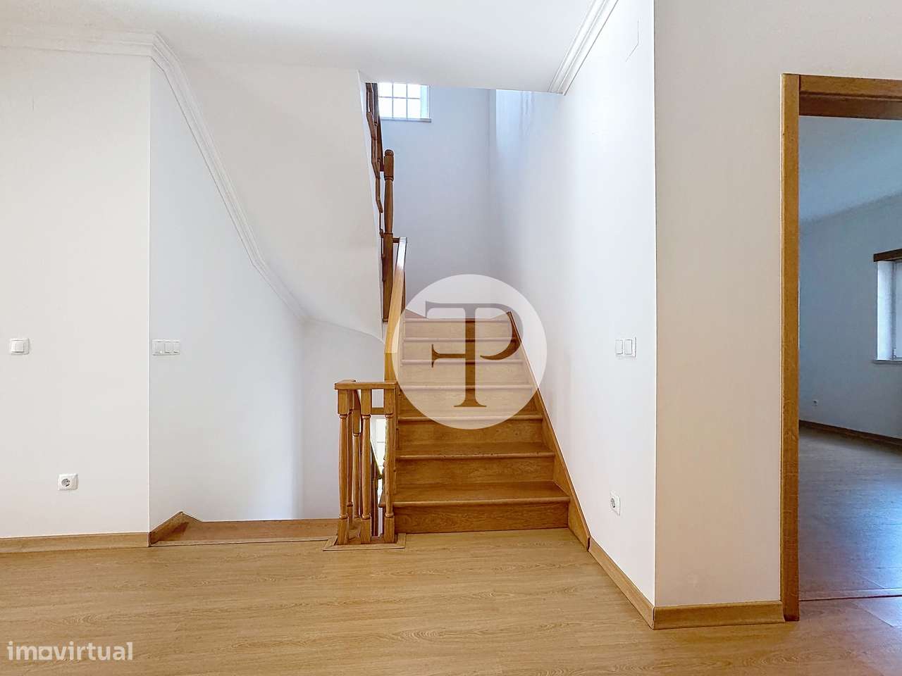 Moradia T5 com piscina no Nadadouro | 408 m² | Lote de 809 m²-39
