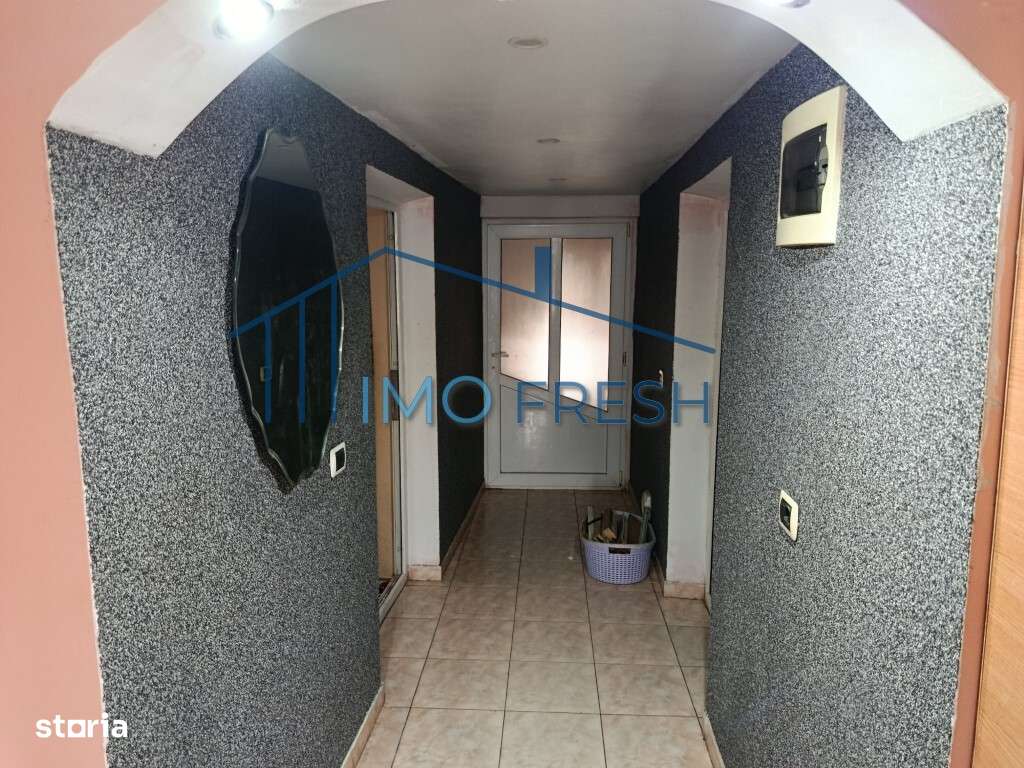 Casa, anexa si teren Itcani-2