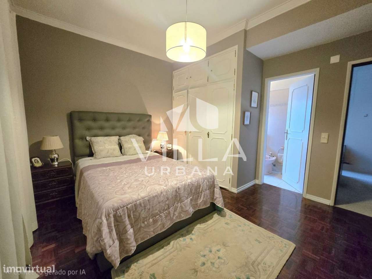 Moradia T4+1 em zona privilegiada nos Foros de Amora-23