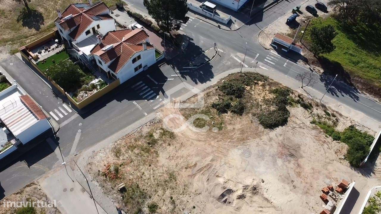 Lote de terreno urbano para construção de moradia isolada na Costa Ale