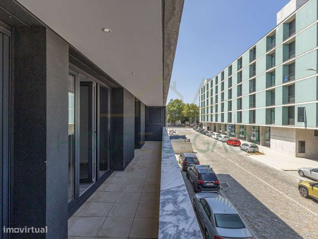 Apartamento T2 em frente ao Hospital São João-25