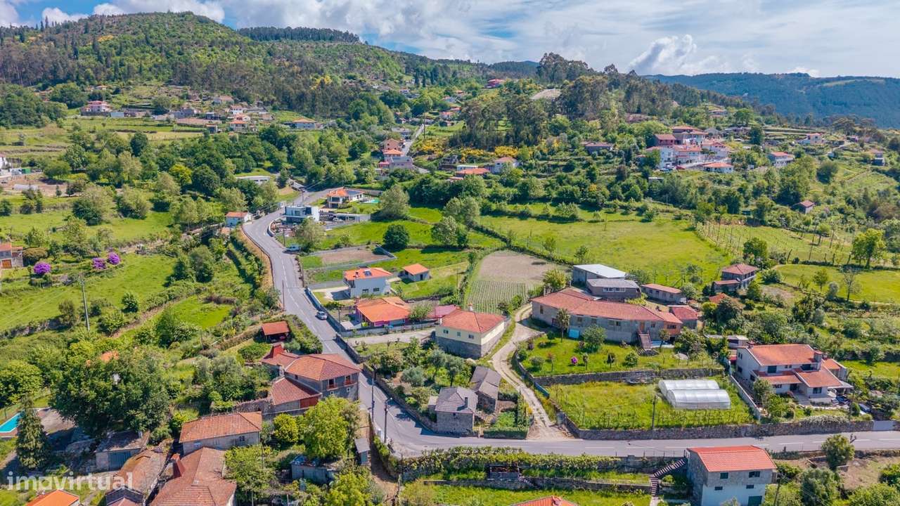 Moradia para Restaurar T3 Venda em Cabeceiras de Basto,Cabeceiras de B-9