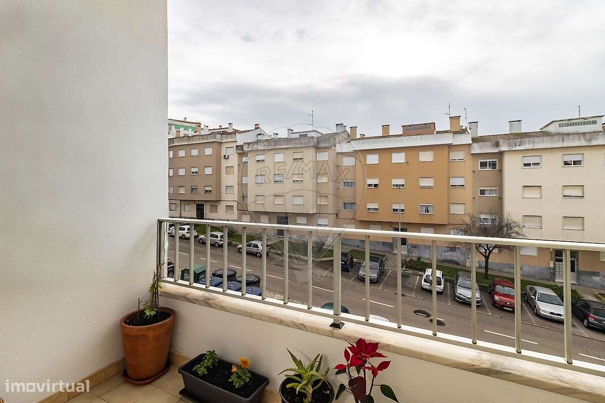 T2 Semi-Remodelado na Torre da Marinha-36
