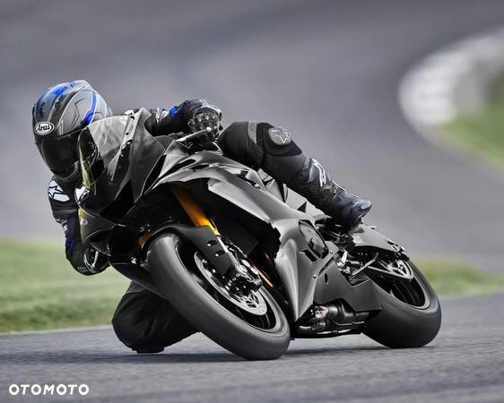 Yamaha R6 - 2