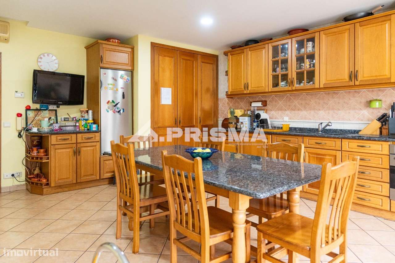 Duplex T3 com Terraço em Alcains – Casa Ideal para Quem Procura Espaço-14