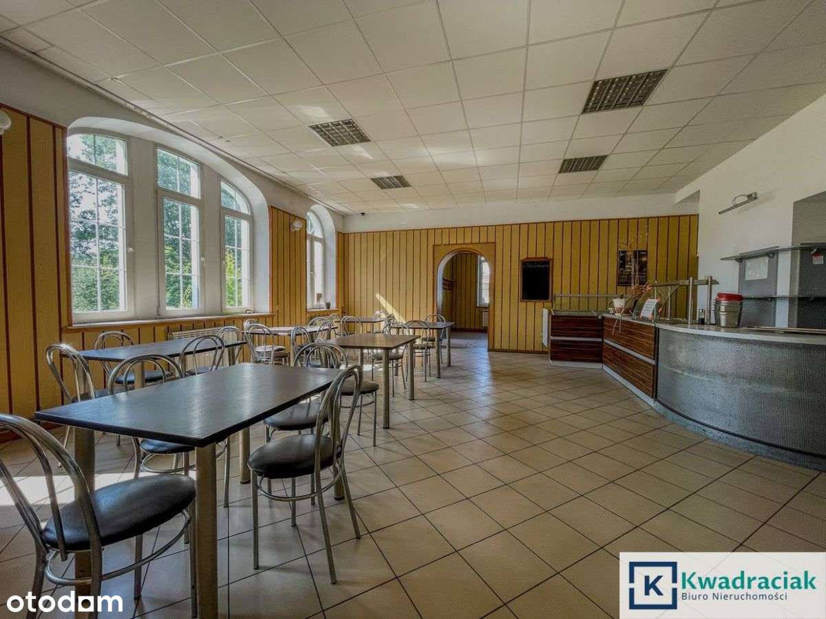 Budynek komercyjny 487 m² z garażami – Jasło, tere-19