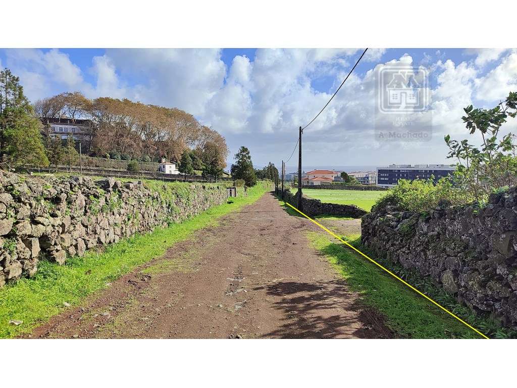 AMPLO TERRENO para VENDA junto à CIDADE PONTA DELGADA, São Miguel, ... - Grande imagem: 3/20