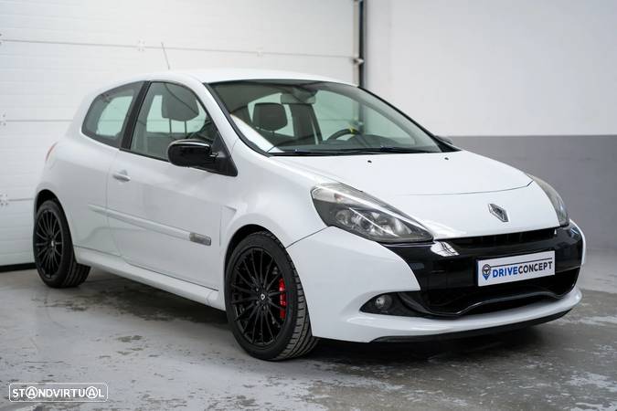 Renault Clio 2.0 16V RS - 12