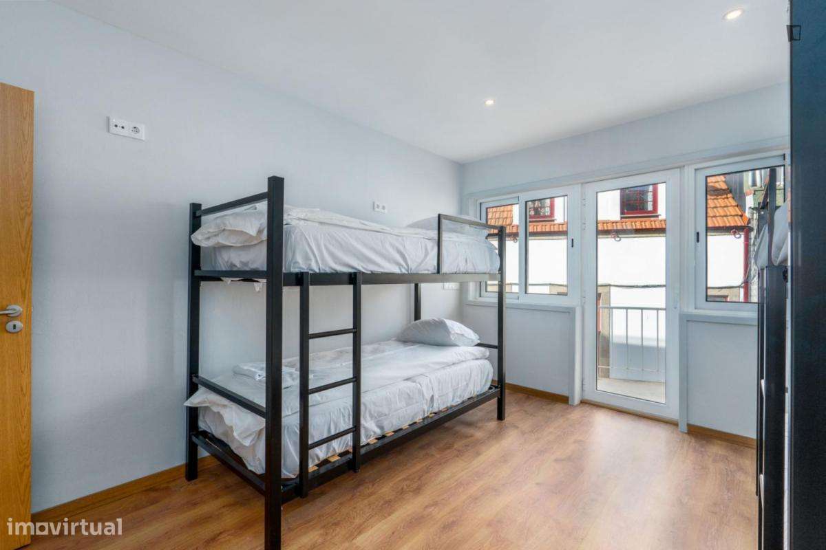 Cama - localizado em Santo Ildefonso Porto - Grande imagem: 2/24