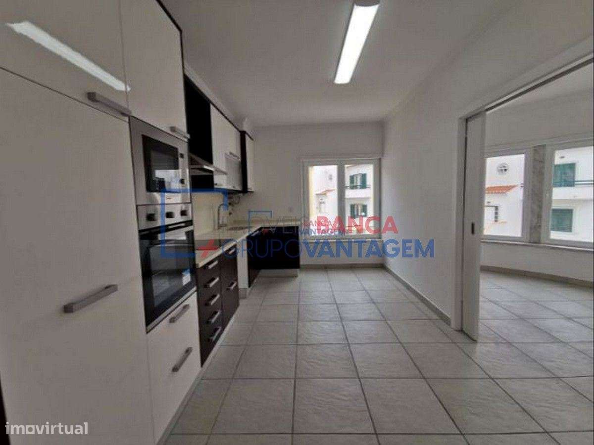 Moradia Remodelada T3 + 1 na Vila da Ericeira - Grande imagem: 5/30