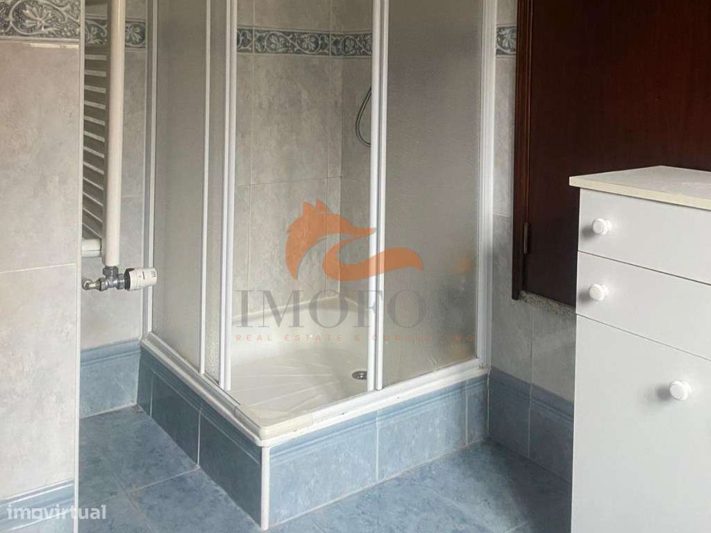 Quinta com 3 casas independentes e 9665m2 de terreno-18