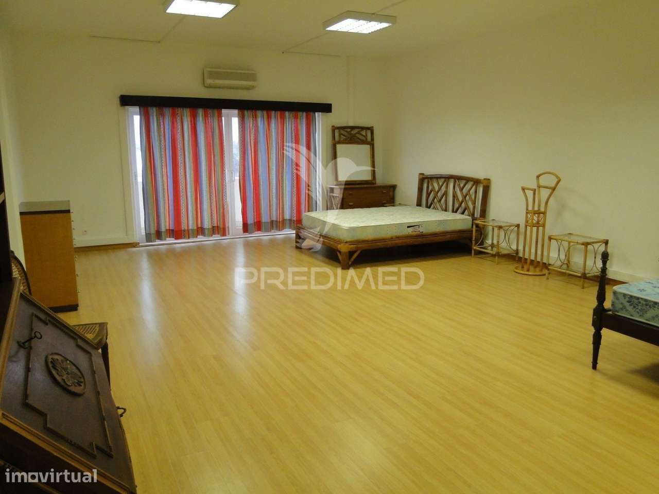 Apartamento/arrendamento para Alojamento de funcionários em Ferreiras - Grande imagem: 3/11