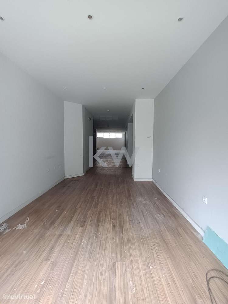 Loja com 337 M² na Av Fernão de Magalhães Porto - Grande imagem: 5/32