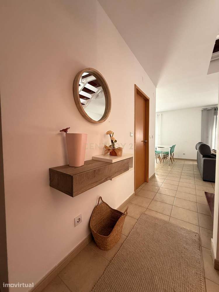 Magnifica T3 com Piscina no Corval-11