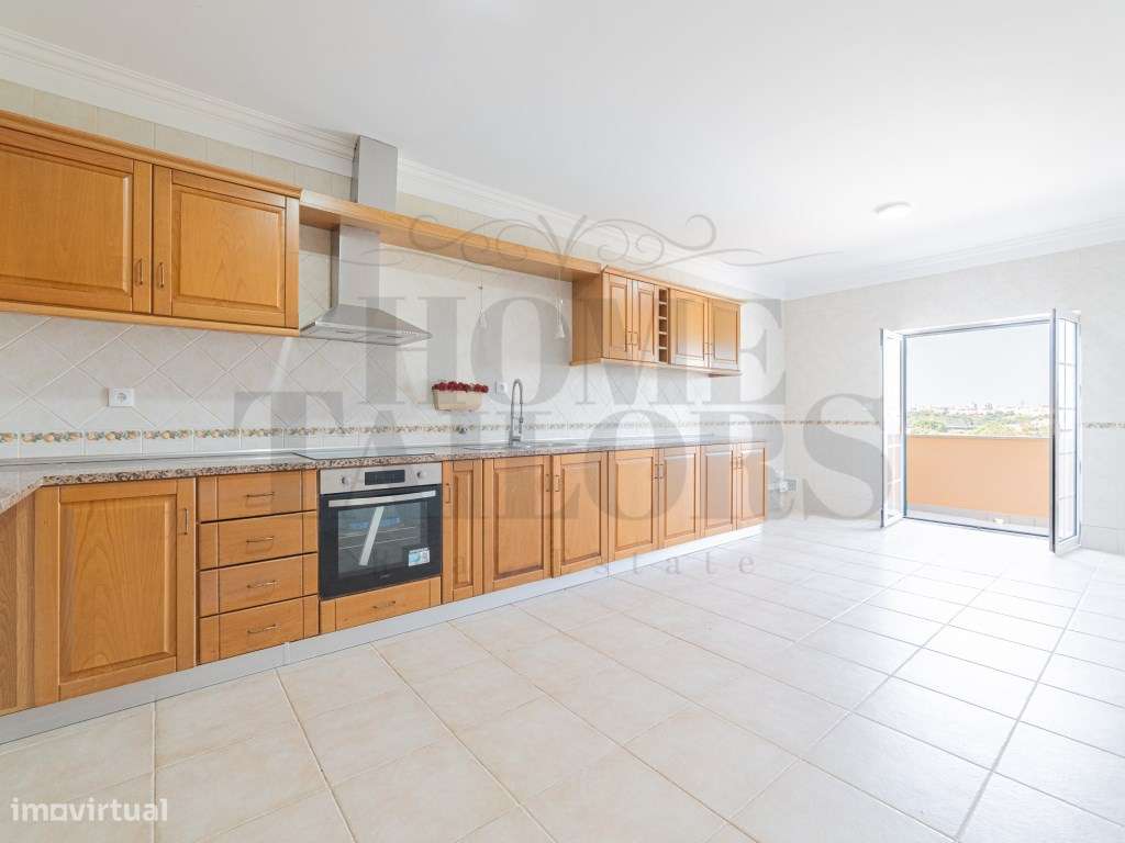 Moradia T4 com piscina-8