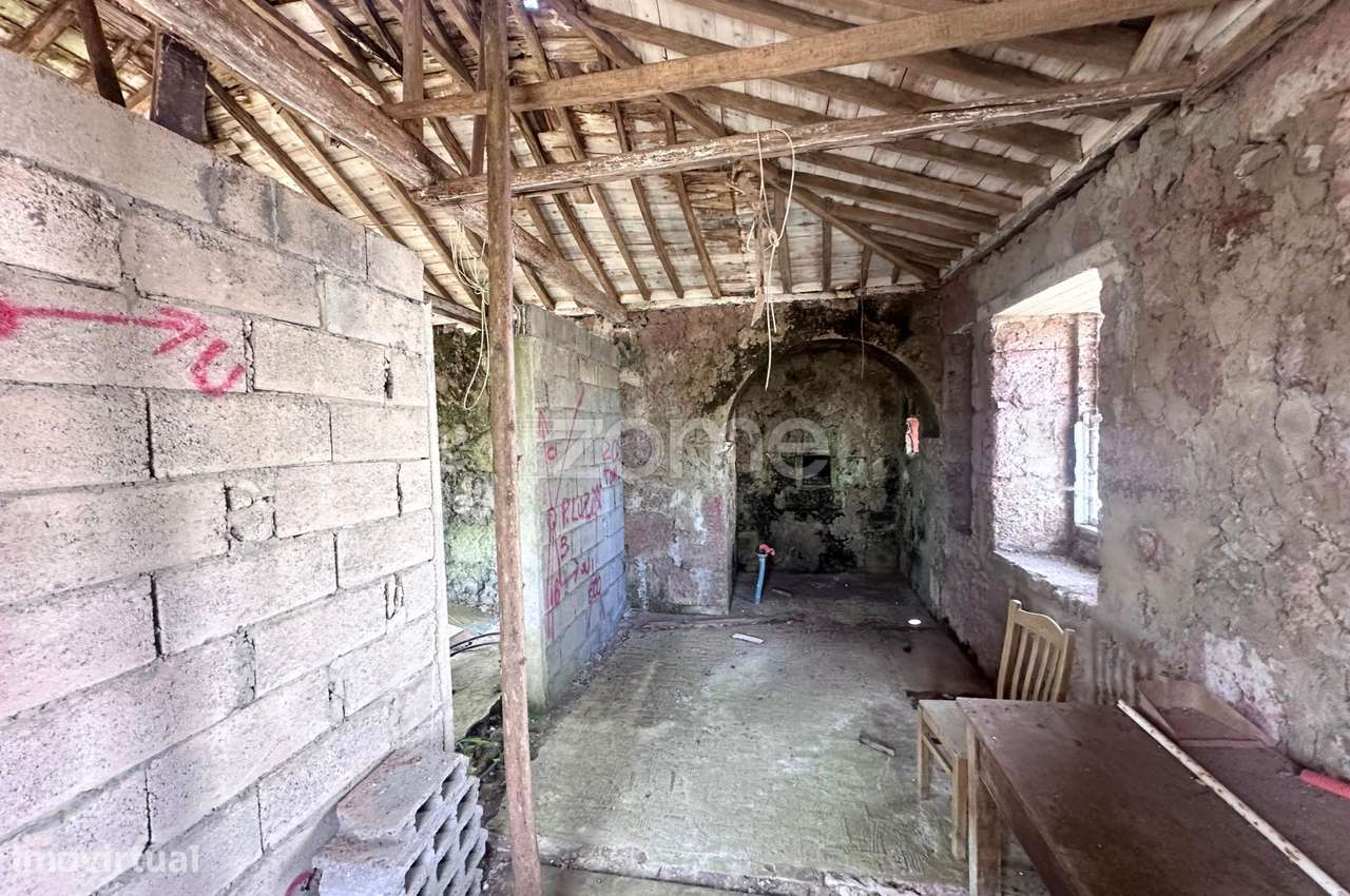 Moradia T2 com terreno rústico em Fonte Pereira, Santo Espírito - Grande imagem: 1/10