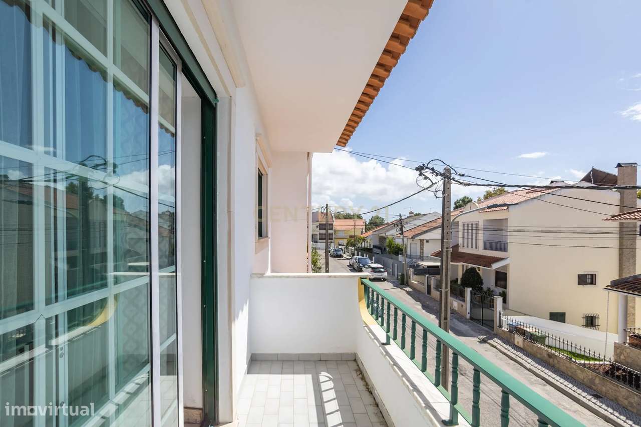 Moradia T3 c/Garagem 4 Viaturas - Foros de Amora-33