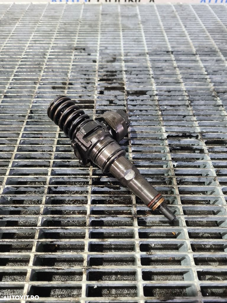 Injector Volkswagen Touareg 2.5 TDI 2003 - 2006 174CP BAC (855) 070130073N - 2