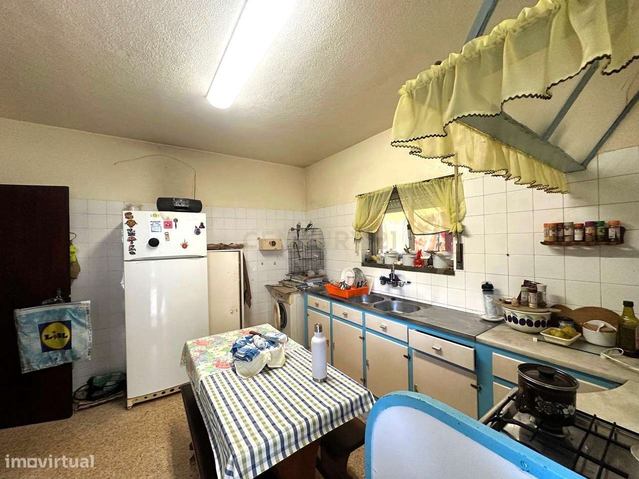 CAPARIDE-Moradia com 3 apartamentos independentes-11