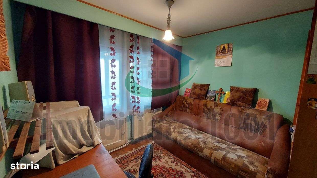 Apartament 4 camere, Republicii, etaj 1, garaj și boxa, zona Canal 7-3