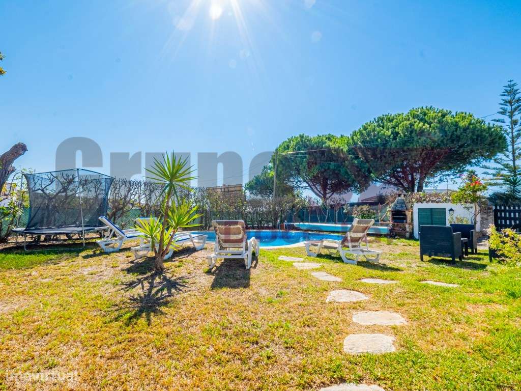 Moradia Isolada T3 com Piscina em Sesimbra-5