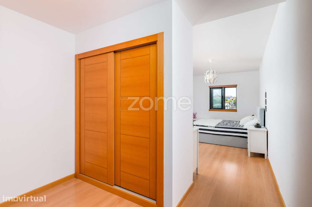 Apartamento T3 em Paio Pires-13