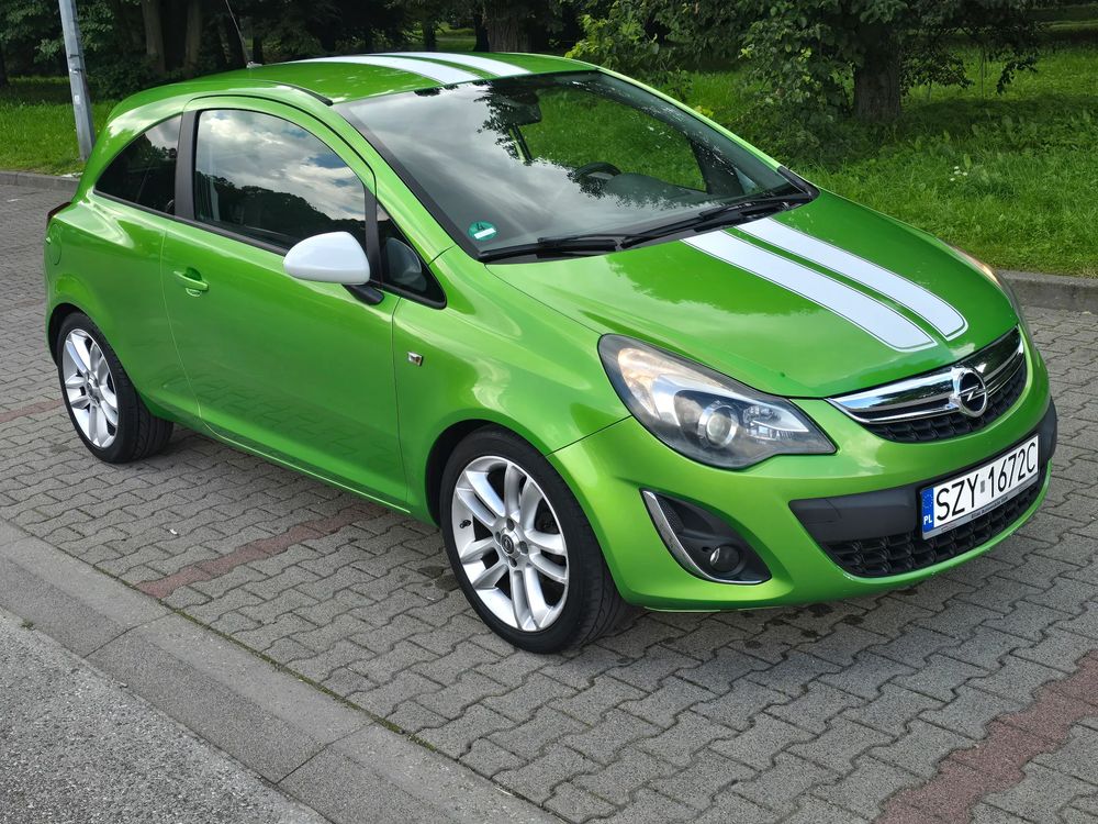 Opel Corsa D 1.4 16V Color Race 2011