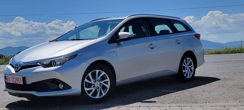 Toyota Auris II [2012 - 2018] 1.8 L VVT-i HSD Luna 2016