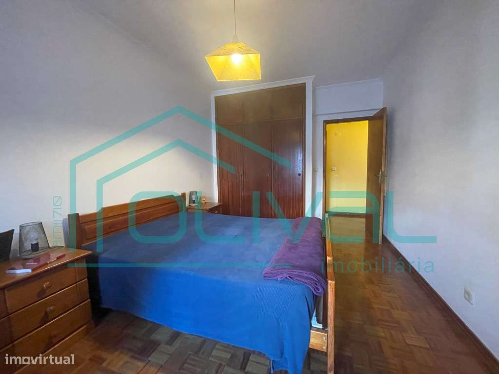 RESERVADO Apartamento T4 transformado em T3-12