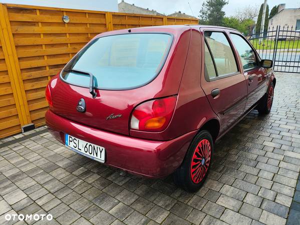 Ford Fiesta 1.3 Ghia - 14