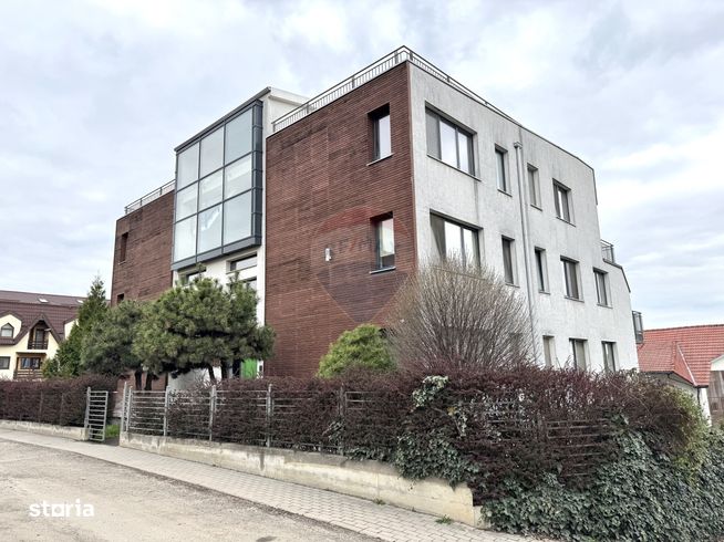 COMISION 0%, De vânzare: 2 apartamente + 4 garsoniere, Europa-11