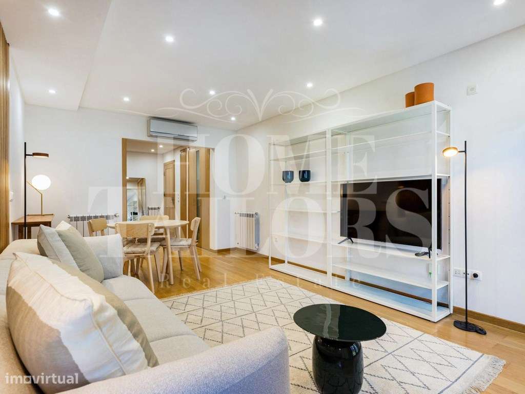 Apartamento T1 na Avenida Miguel Bombarda mobilado e lugar de garagem - Grande imagem: 4/26